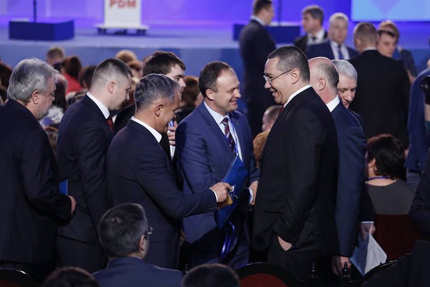 Victor Ponta îl felicită pe Vlad Plahotniuc cu funcţia de preşedinte PD