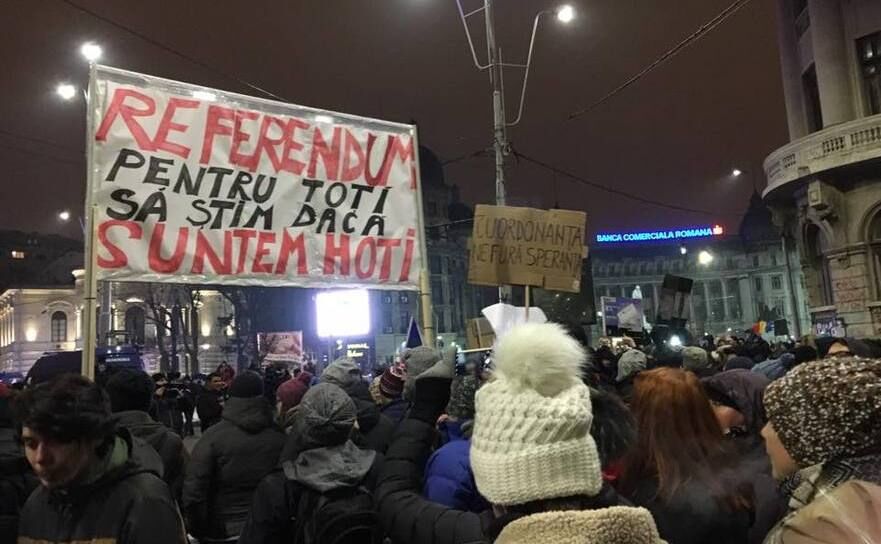 Proteste împotriva "ordonanţelor-elefant" (Emilia Şercan/Facebook)