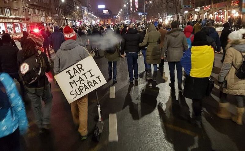 Proteste împotriva "ordonanţelor-elefant"
  (Sergiu Nicolae Brega)