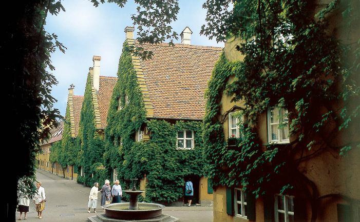 
Fuggerei este un cartier din oraşul Augsburg, Bavaria, Germania