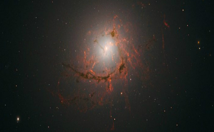 Galaxia NGC 4696 (NASA)