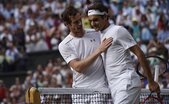 Tenismanul britanic Andy Murray alături de  elveţianul Roger Federer. (BBC Sport/twitter)