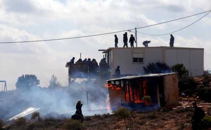 Ciocniri violente între poliţie şi colonişti în timpul evacuării coloniei ilegale Amona din Cisiordania, 1 februarie 2017.