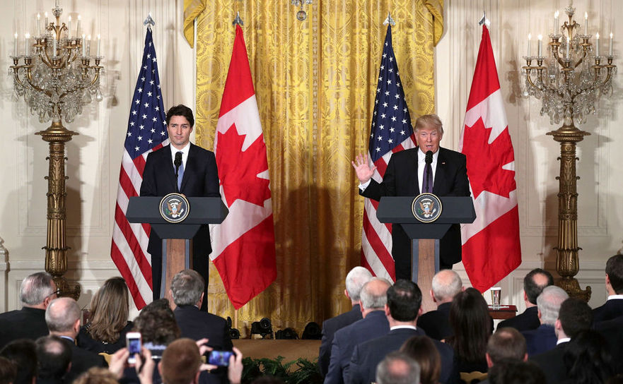 Donald Trump împreună cu premierul canadian Justin Trudeau 13 februarie 2017 în Washington, DC. (Alex Wong/Getty Images)