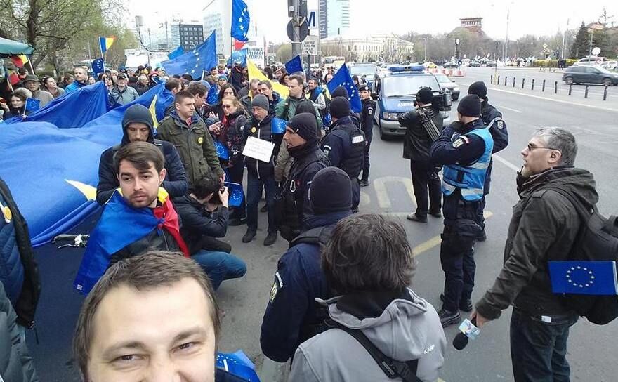 Marşul pentru Europa, oprit de jandarmi (Radu Dumitriu)