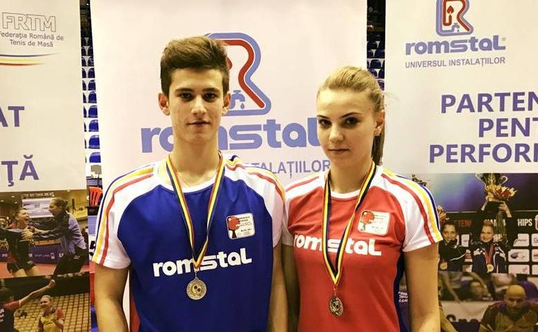 Cristian Pletea (LPS Constanţa) şi Adina Diaconu (CSM  Slatina) - campioni naţionali la dublu mixt. (Federaţia Română de Tenis de Masă/facebook)