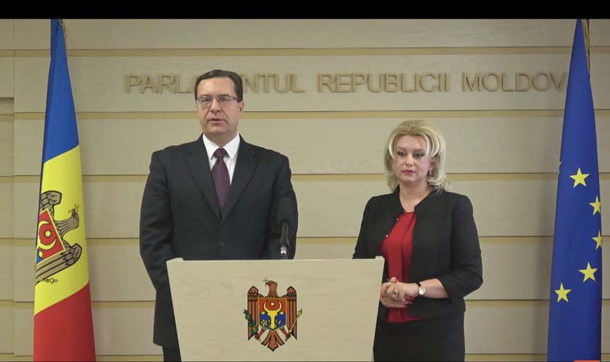 Marian Lupu şi Violeta Ivanov în cadrul unui briefing 10.03.2017 (captura foto/privesc.eu)