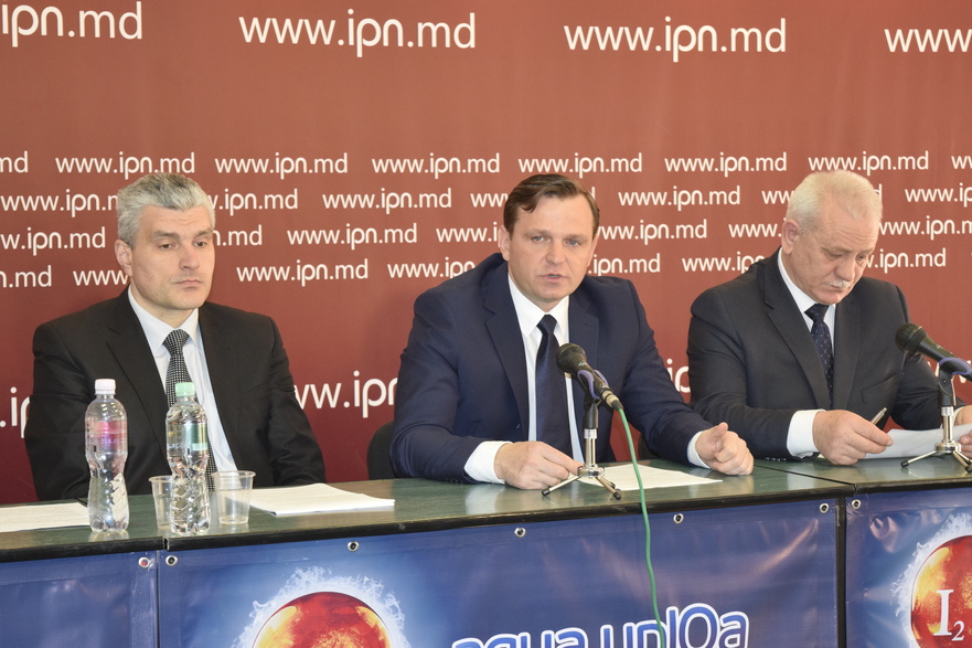 Lideri ai Platformei DA, Alexandru Slusari, Andrei Năstase şi Chiril Moţpan