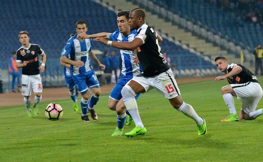 CS Universitatea Craiova a învins Dinamo  Bucureşti cu 6-5 după loviturile de  departajare (0-0, după 120  de minute).
