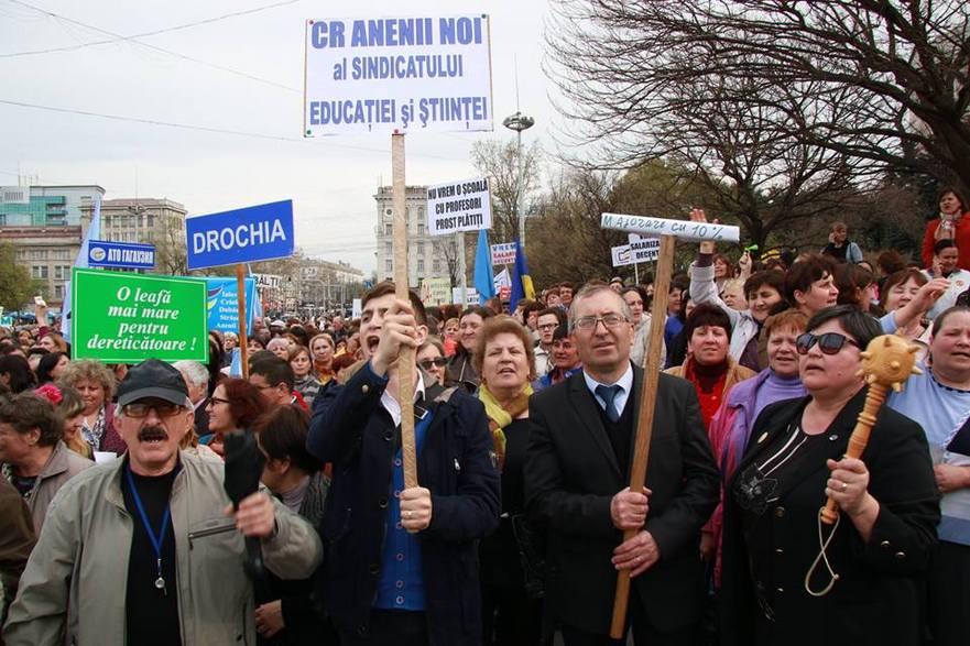 Protestul profesorilor din Moldova susţinuţi de către sindicatele din Educaţie 05.04.2017