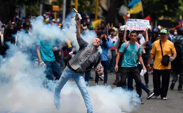 Proteste violente în Venezuela, 8 aprilie 2017.