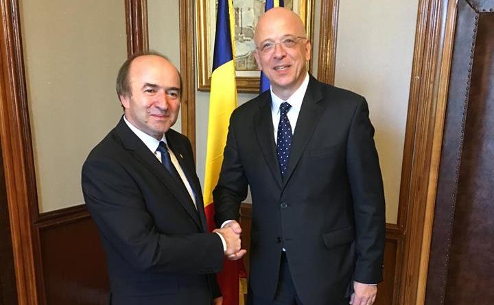 Întâlnire între ambasadorul Germaniei la Bucureşti şi ministrul Justiţiei.