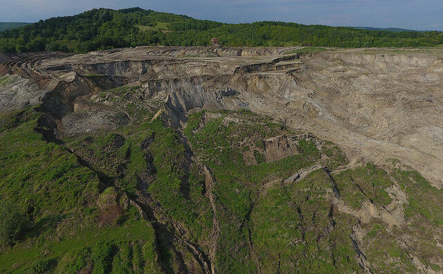 Alunecare de teren - Alunu, Vâlcea (Greenpeace)