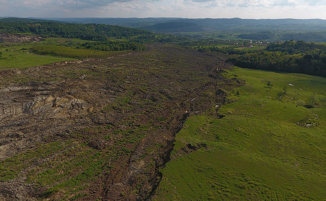 Alunecare de teren - Alunu, Vâlcea (Greenpeace)