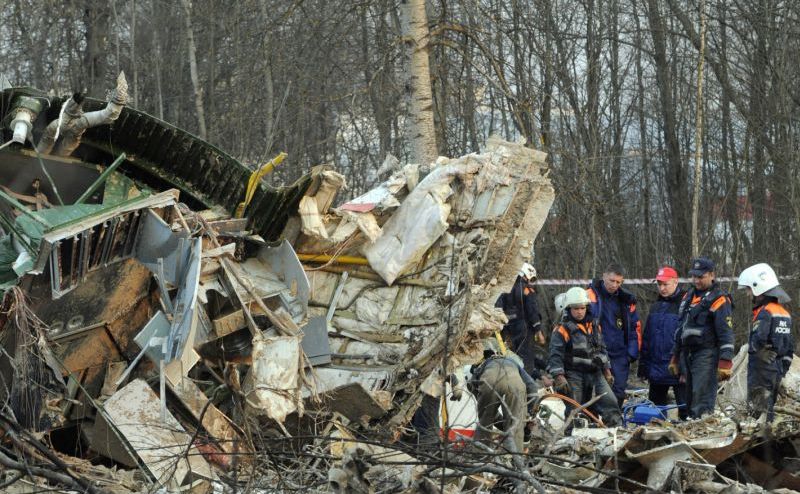 Rămăşiţele unui avion polonez Tu-154 prăbuşit în aprilie 2010 în apropiere de oraşul rusesc Smolensk. Avionul transporta zeci de oficiali polonezi, inclusiv fostul preşedinte Lech Lech Kaczynski. Toate cele 96 de persoane aflate la bordul avionului au murit. (Getty Images)