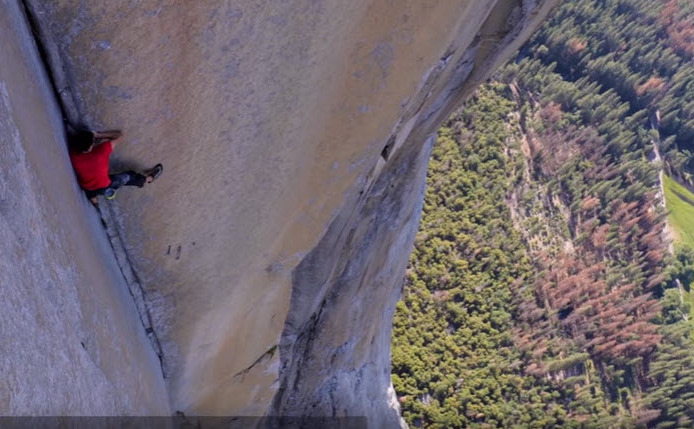 Alex Honnold, escaladă pe celebrul El Capitan, fără coardă. (Youtube, National Geographic)