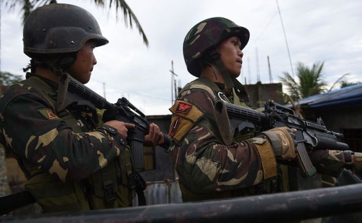 Soldaţi filipinezi în localitatea Marawi, insula sudica filipineză Mindanao, 31 mai 2017.