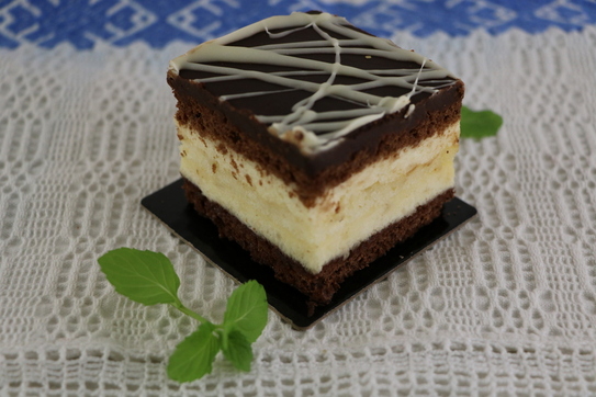 Prăjitura Televizor - Casa Romana Sweets Boutiques Oakville (Maria Matyiku / Epoch Times)