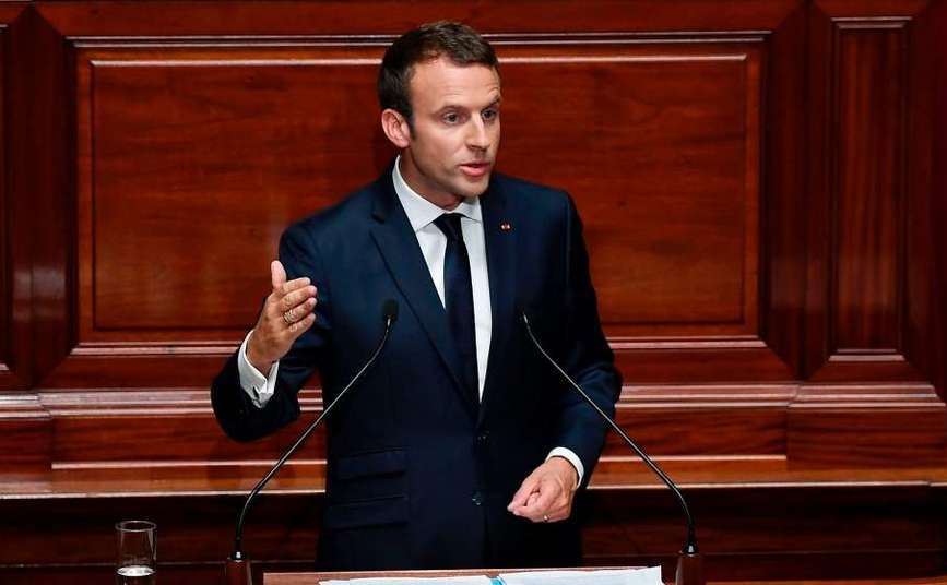 Preşedintele francez Emmanuel Macron se adresează parlamentarilor la Palatul Versailles, lângă Paris, 3 iulie 2017.