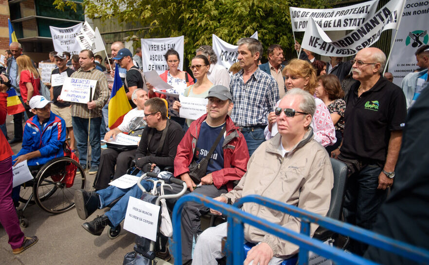 Protest la Ministerul Muncii al persoanelor cu dizabilitati (Mihut Savu (Epoch Times)