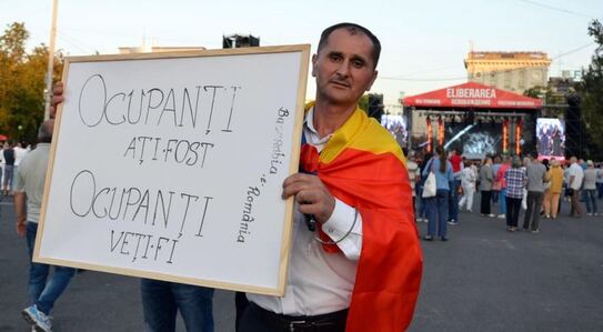 Protest anti-Dodon la concertul din PMAN (Operaţiunea Iaşi-Chişinău), a.2017 (europalibera.org)