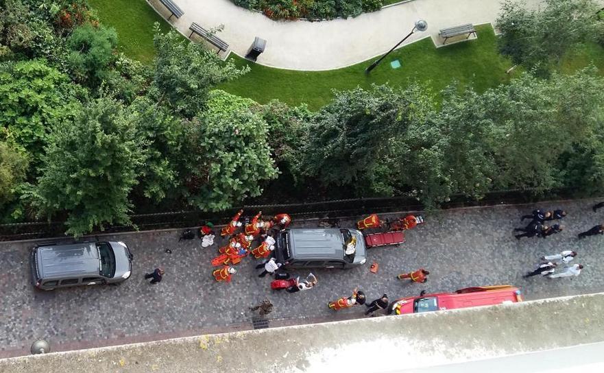 Scena atacului cu un BMW în suburbia Levallois-Perret din Paris, în care au fost răniţi şase soldaţi, 9 august 2017.