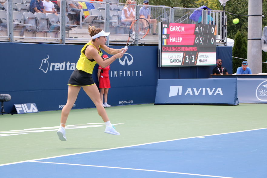 Simona Halep Rogers Cup 2017 meci cu Caroline Garcia