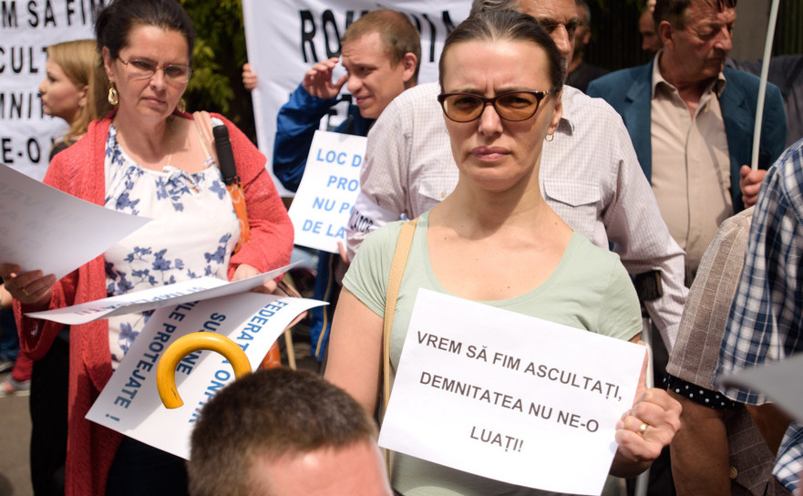 Protest la Ministerul Muncii al persoanelor cu dizabilitati (Mihut Savu (Epoch Times)