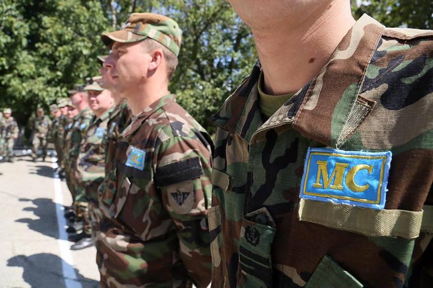 Militari ai misiunii de pacificare din regiunea transnistreană
