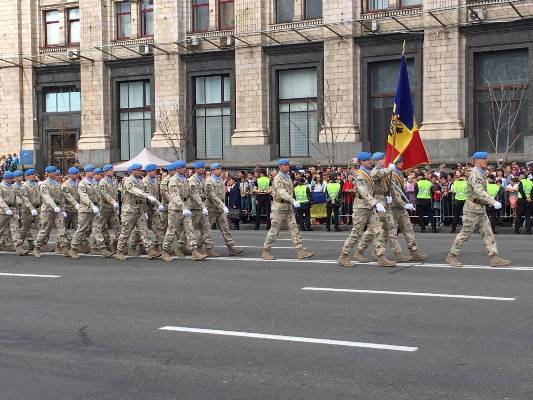 Pacificatorii Armatei Naţionale a R. Moldova pe piaţa din Kiev