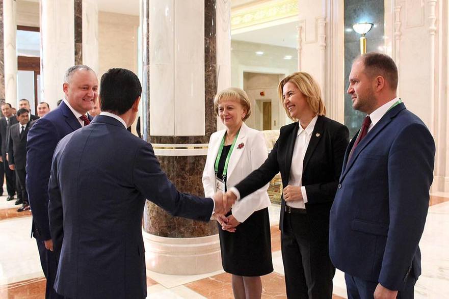 Delegaţia R. Moldova la întâlnire cu preşedintele Turkmenistanului. (dodon igor/facebook.com)