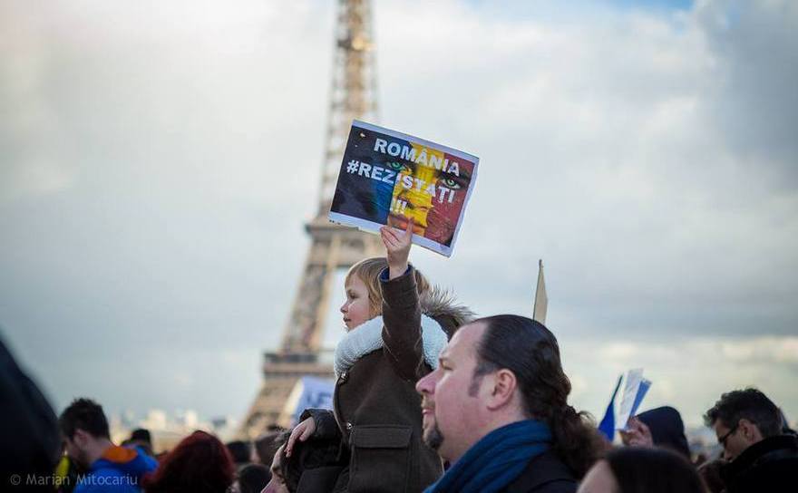 Protest la Paris (Facebook)