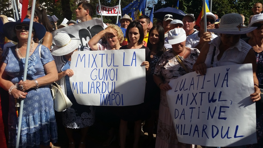 Protest în faţa Parlamentului de la Chişinău, împotriva votului mixt (The Epoch Times România)