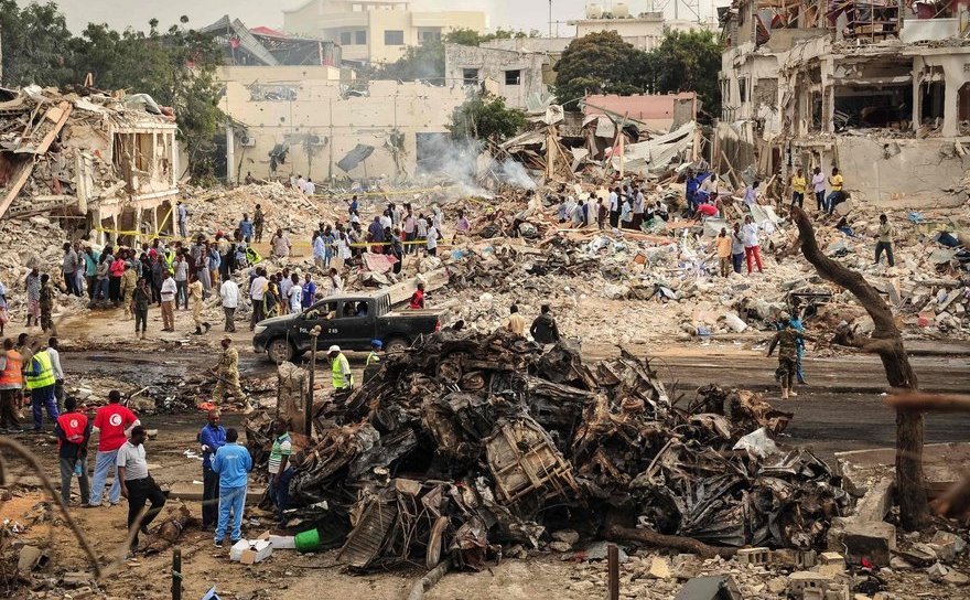 Scena atacului cu bombă în Mogadiscio,  Somalia, 15 octombrie 2017.