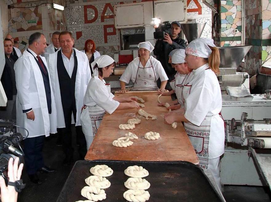 Igor Dodon în vizită la fabrica de pâine ”Danova” din Ungheni