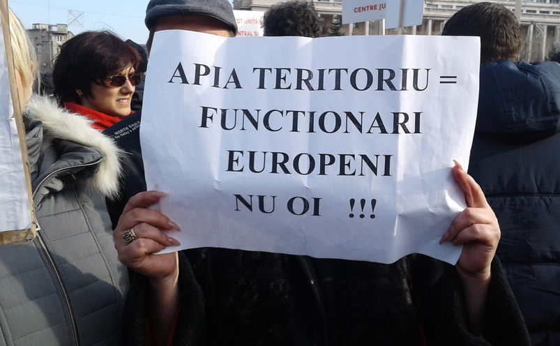 Protest al angajaţilor APIA (Epoch Times)