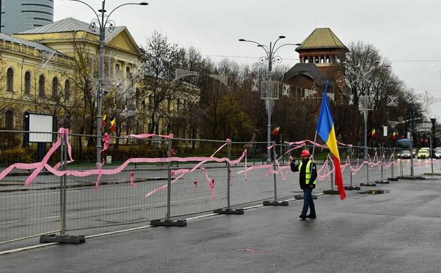 Instalarea târgului din Piaţa Victoriei (Alexandru Socol)