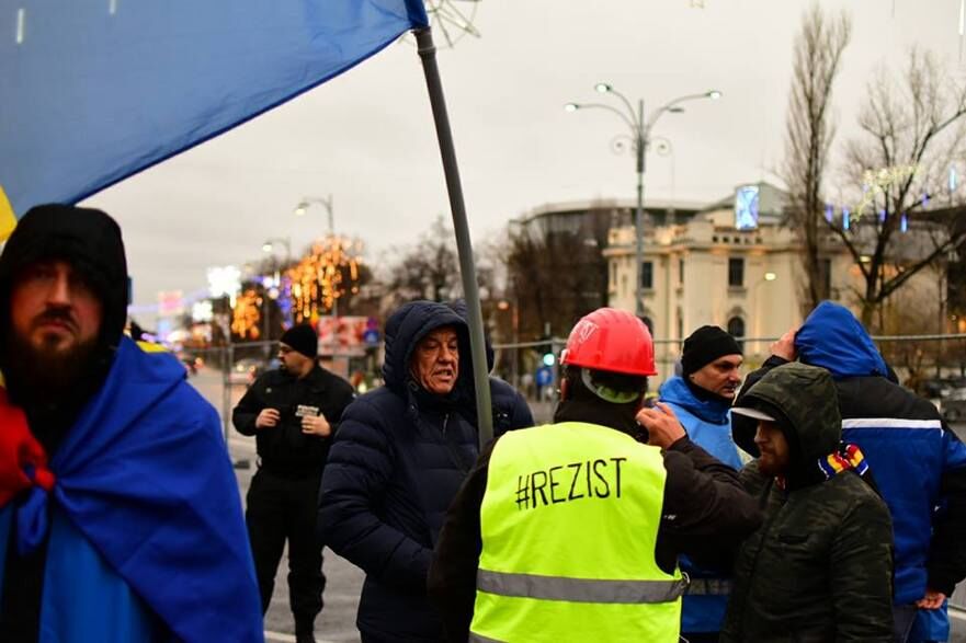 Protest la instalarea târgului din Piaţa Victoriei (Alexandru Socol)