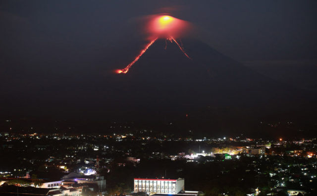 Vulcanul Mayon la 15 ianuarie 2018 (CHARISM SAYAT/AFP/Getty Image)