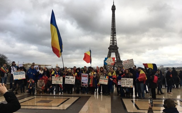 Protest la Paris (Gianina Fiordean)