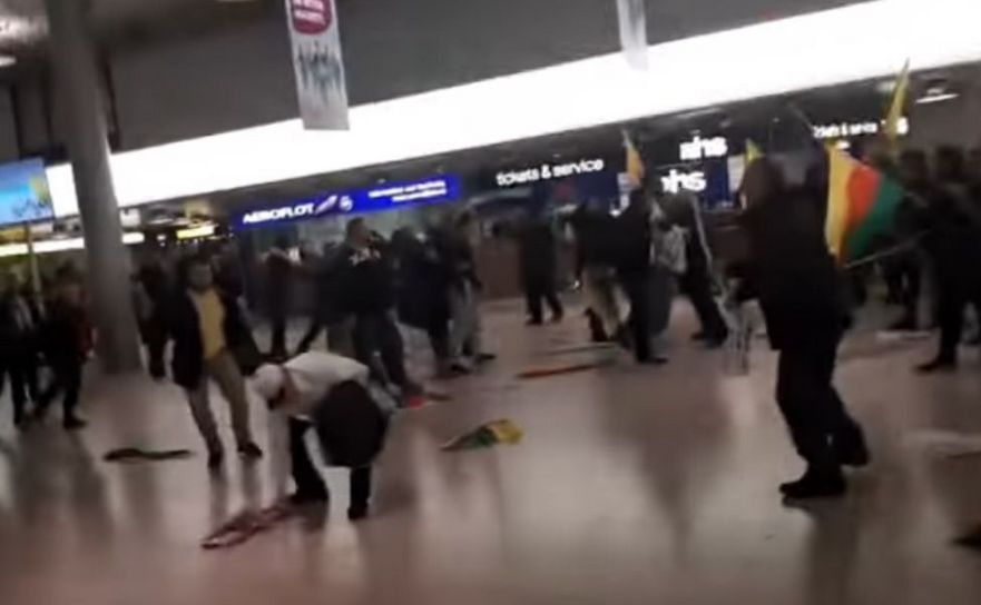 Bătaie între manifestanţi kurzi şi pasageri turci la aeroportul din Hanovra, Germania, 22 ianuarie 2018.