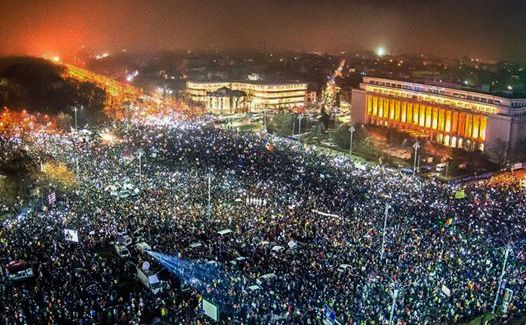 Imagini pentru PROTESTE IN ROMANIA IMAGINI"