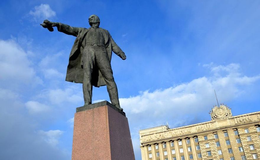 Statuie a lui Lenin
