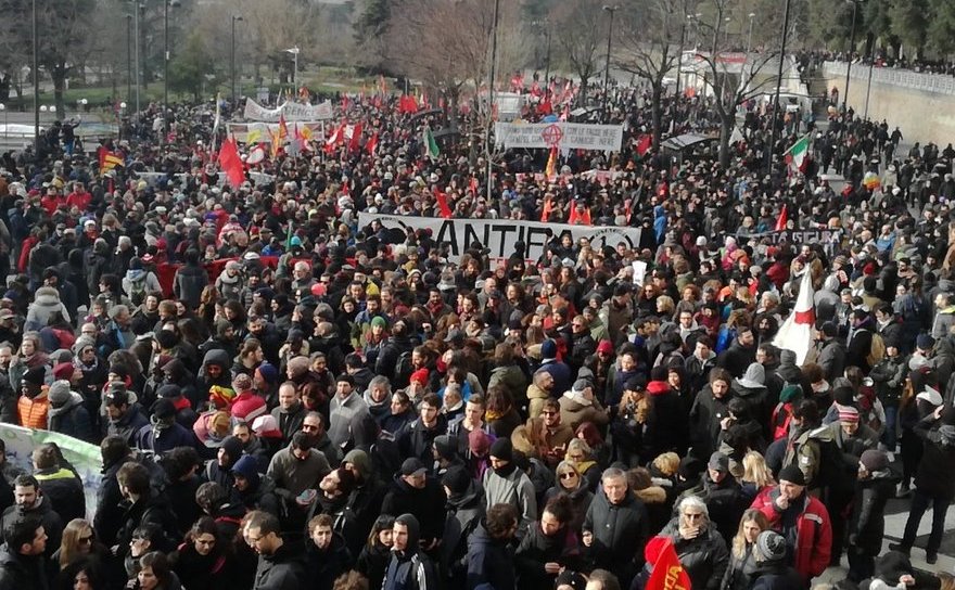 Mişcarea comunistoidă Antifa organizează un marş împotriva "fascismului"