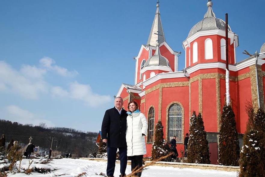 Familia preşedintelui Igor Dodon în vizită la mănăstirea din s.Zloţi r-l Cimişlia
