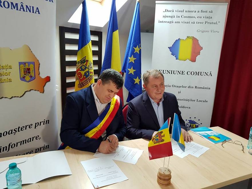 Semnarea acordului de parteneriat între AOR şi CALM (facebook.com / AOR)