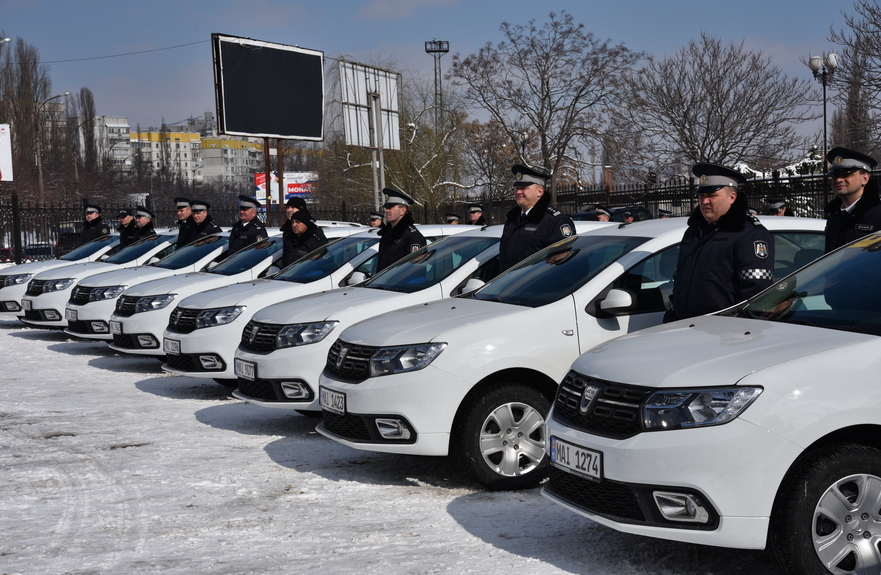 UE a oferit gratuit Poliţiei din R. Moldova 42 automobile Dacia Logan (politia.md)