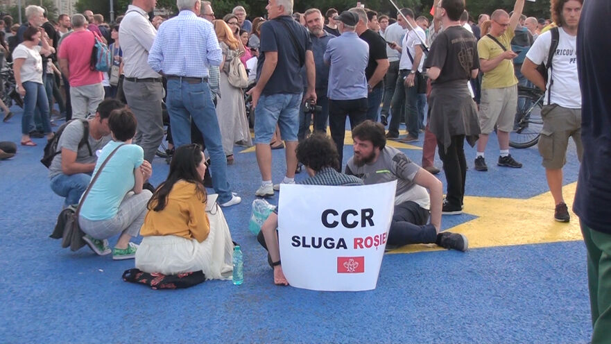 Protest după decizia CCR referitoare la revocare şefei DNA (Epoch Times)