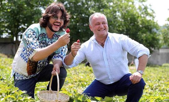 Filip Kirkorov şi Igor Dodon la Festivalul Căpşunelor şi Mierii la Sadova (facebook.com/dodon igor)