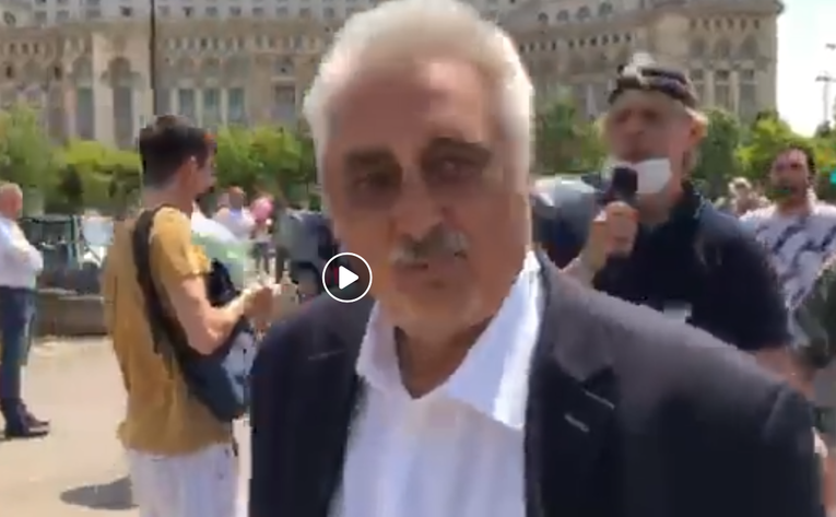 Nicolae Bacalbaşa, la ieţirea din Parlament, 20 iunie 2018